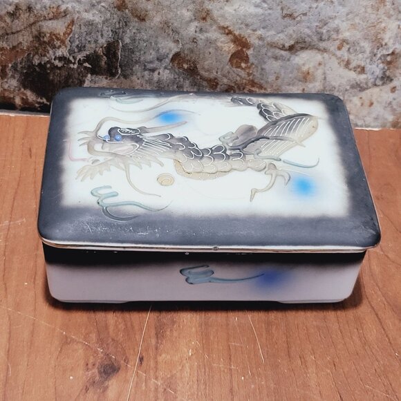 Vintage Hand Painted Moriage Dragon Ware Lidded Cigarette Trinket Box Japan - Picture 1 of 13